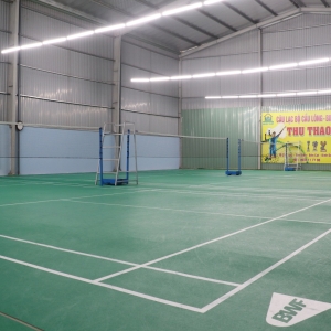 thue-san-cau-long-ben-cat